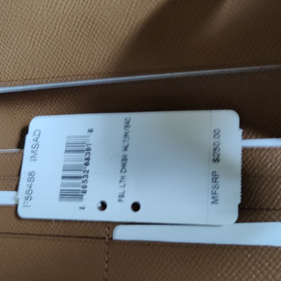 Coach New Wallet - Picture 4 of 8